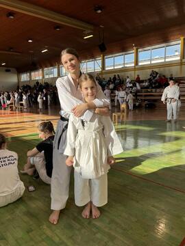 Prijateljici Adia Primožič Bratuša in Lejla Lišinović